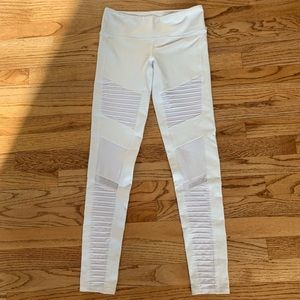 white alo yoga leggings